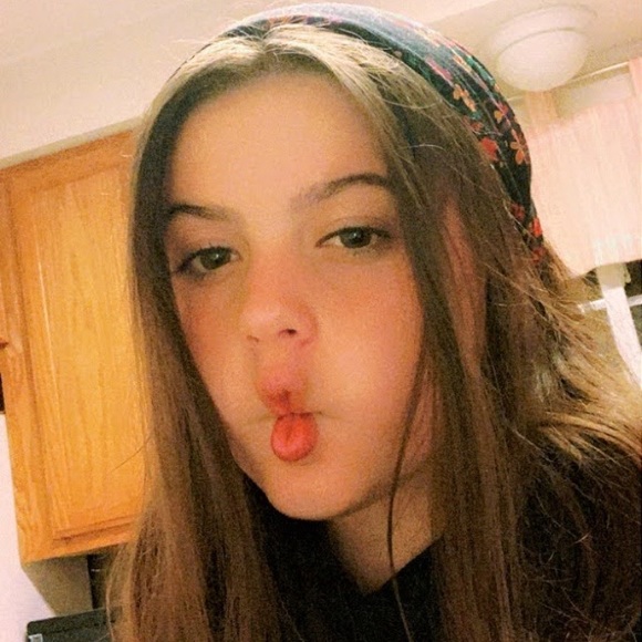 peyton - Picture 3 of 3